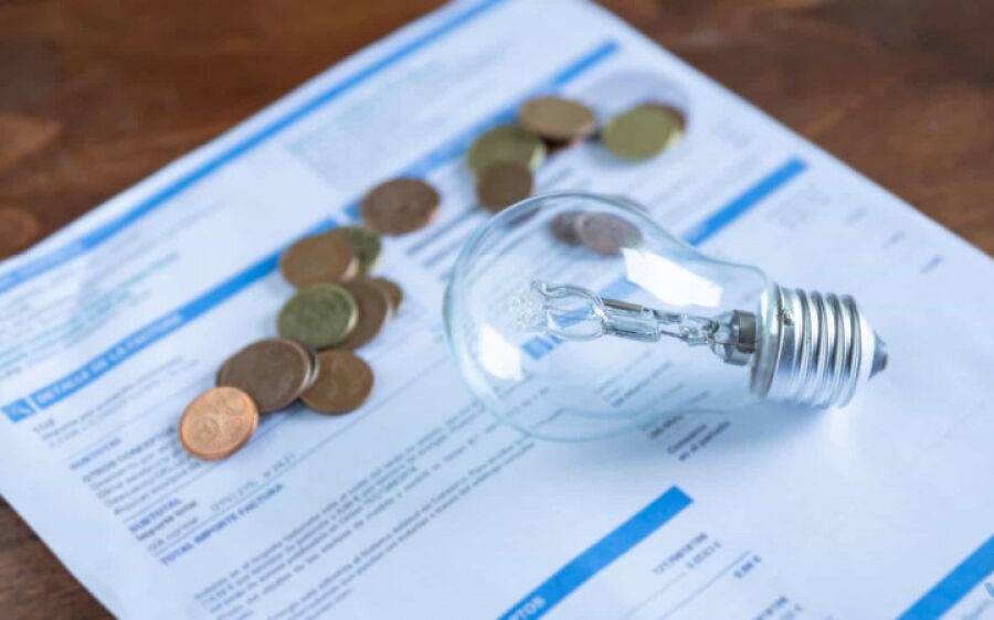 Redução de impostos e grande volume de chuvas contribuíram para conta de luz baixar