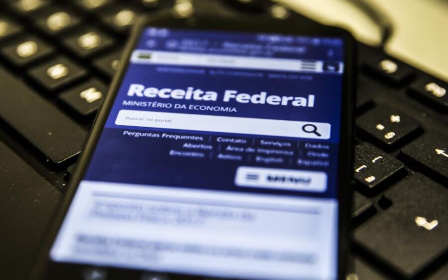 Fim da obrigatoriedade de declarar ações no IR exige atenção