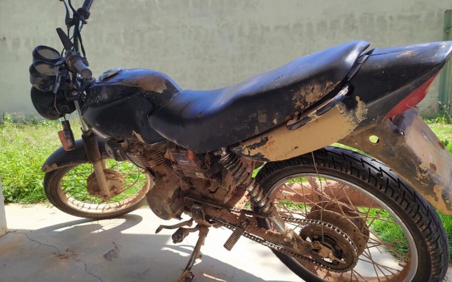 Polícia Militar apreende moto irregular em Alcinópolis