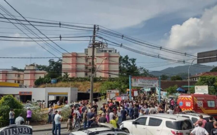 Homem que matou crianças com machado em creche de Blumenau se entrega à polícia