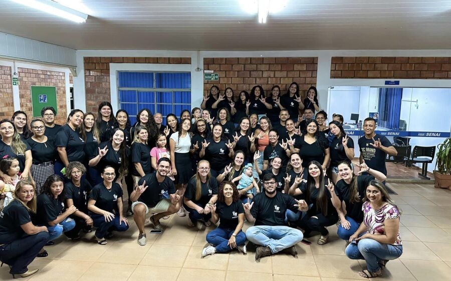 Mais de 50 alunos participam da  última aula do 1º curso de Libras pelo SENAI em Rio Verde. 