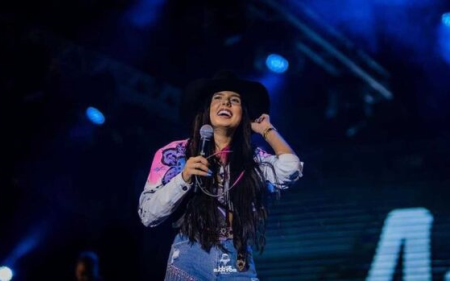 De Sete Quedas, Ana Castela deixa fama subir à cabeça em MS