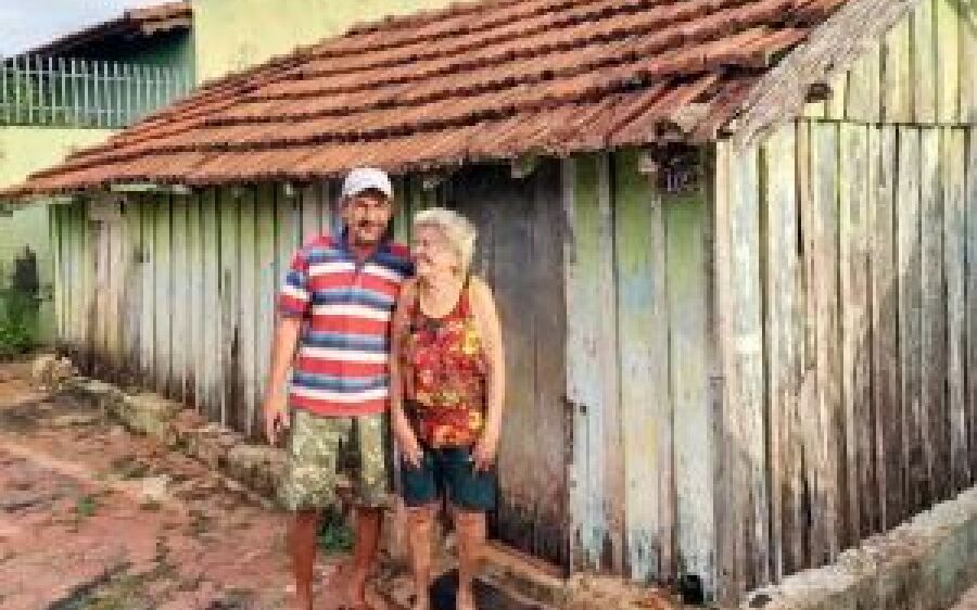 Feita para criar 8 filhos, casa sobrevive graças ao desejo dos pais