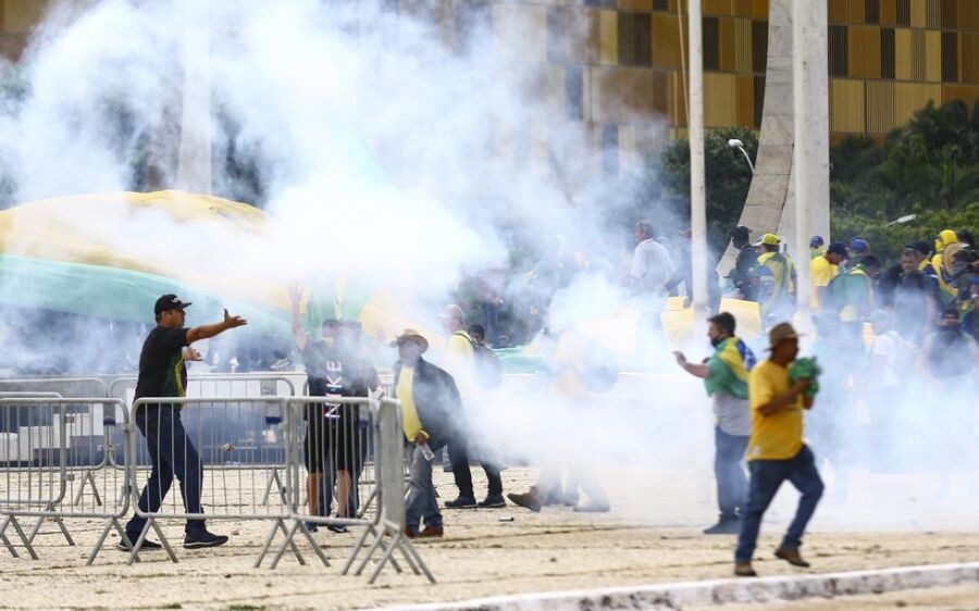 STF torna réus primeiros 100 investigados pelos atos de 8 de janeiro