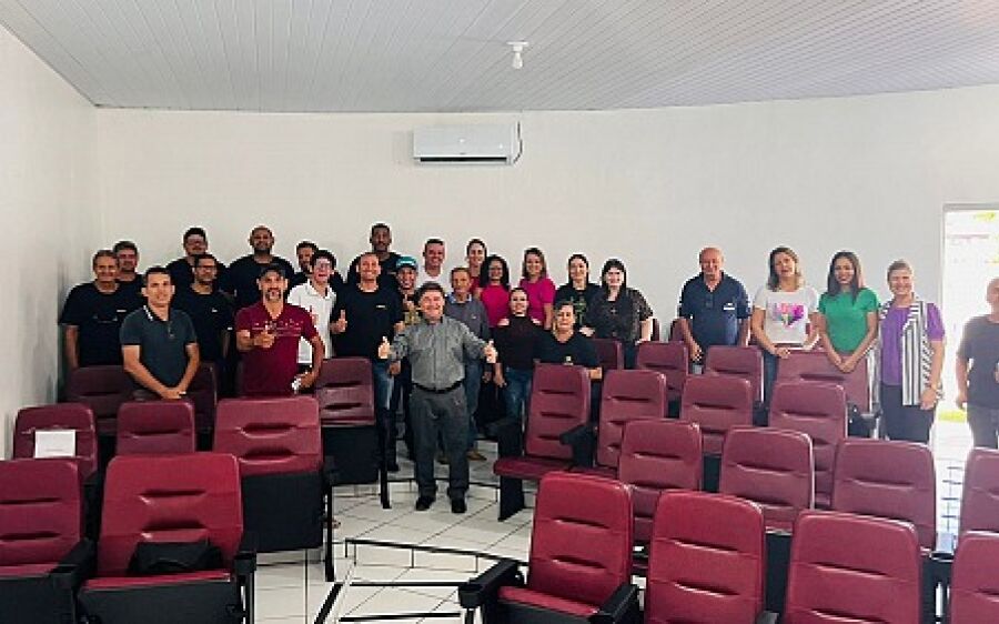 Motoristas da rede municipal de ensino de Coxim participam de palestra sobre autismo