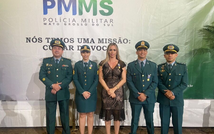 Policiais Militares e juíza de Coxim recebem medalha Tiradentes da PMMS