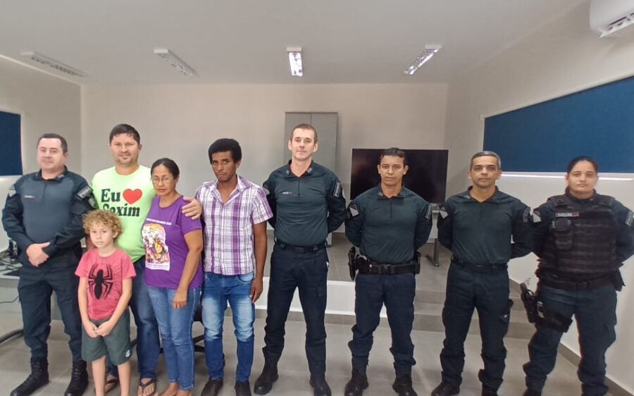 Polícia Militar inicia implantação do Programa Vizinhança Solidária no bairro Silviolândia em Coxim