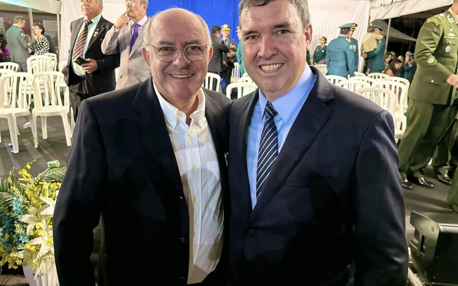 Prefeito Réus Fornari recebe outorga da Medalha Tiradentes da PMMS