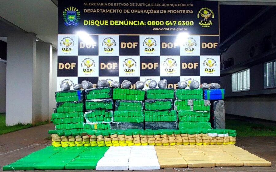 Veículo com mais de 800 quilos de maconha é apreendido em Laguna Carapã