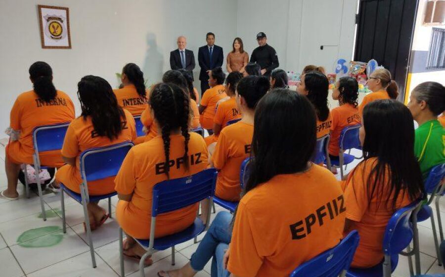 Presídio feminino recebe doação da Receita Federal para ações de assistência e ressocialização