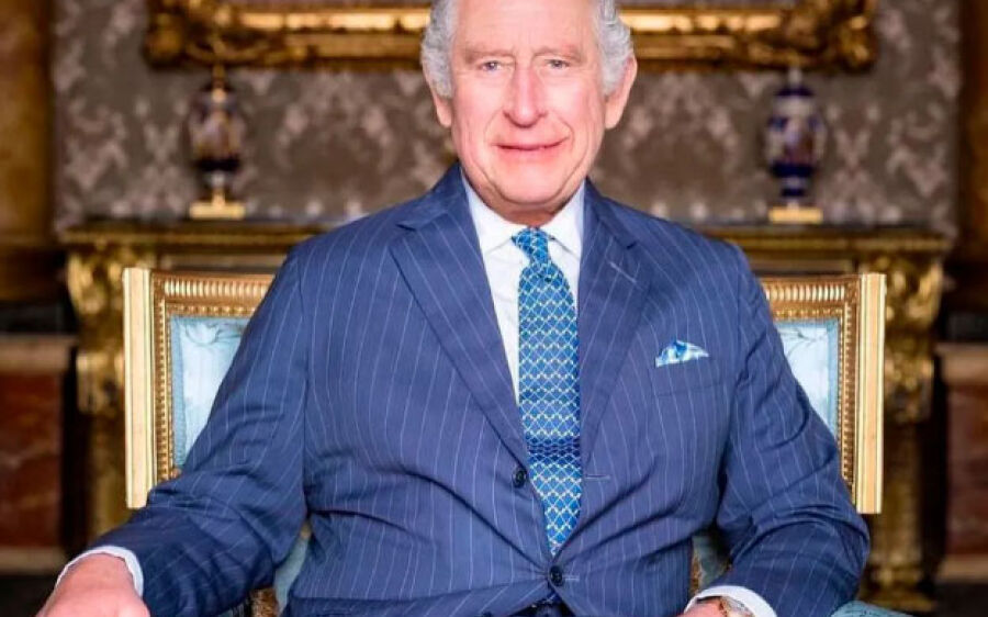 Aos 74 anos, rei Charles III é coroado no Reino Unido