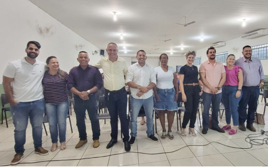 Edilson Magro vai aplicar percentual do Piso do Magistério acima  do nacional e reajusta os salários
