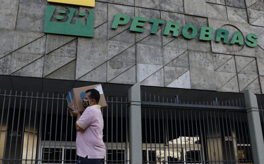 Petrobras reduz em R$ 0,44 valor do diesel e em R$ 0,40 o da gasolina