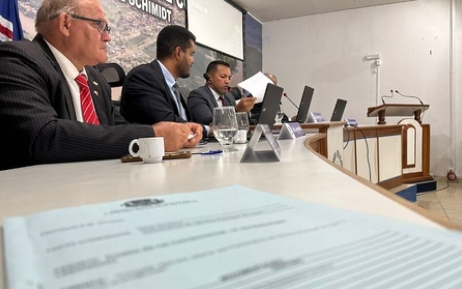 Câmara aprova PL que concede reajuste salarial de 10% aos funcionários da Casa de Leis