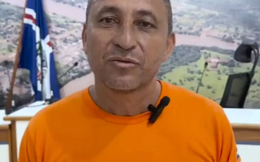 Vereador Angelo Gari homenageia todos os garis 