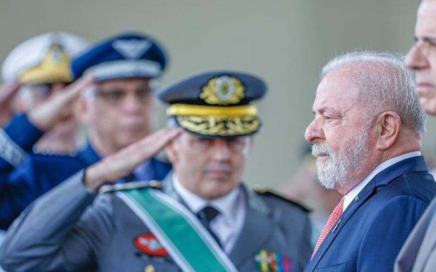 Lula muda Forças Armadas e troca irmão de presidente da CPI do MST de cargo