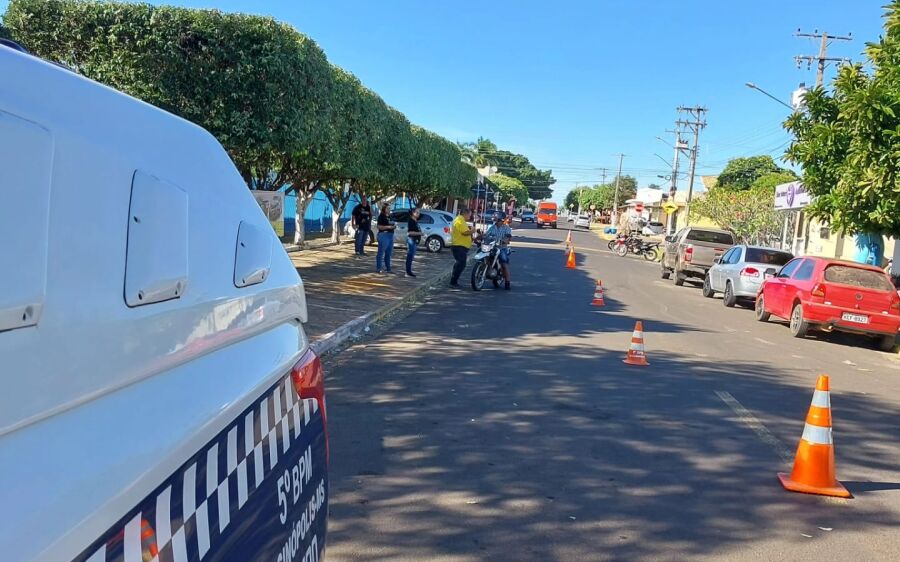 Polícia Militar e Agetran realiza blitz do Maio Amarelo em Alcinópolis
