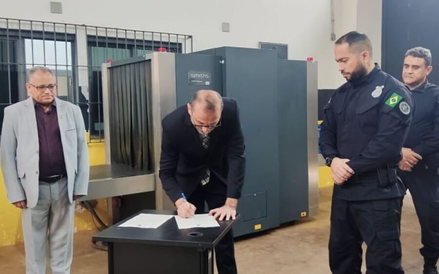 Agepen recebe doação de scanner de bagagem e munições do Sistema Penitenciário Federal