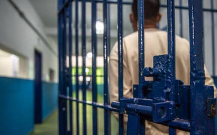 Maior que o salário mínimo, custo médio de cada preso no Brasil chega a R$ 1.819 por mês