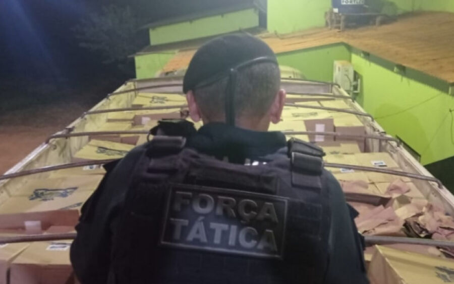 Polícia Militar apreende carreta carregada de cigarros contrabandeados em Sonora