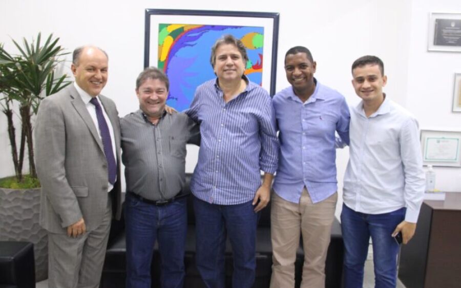 Na capital, Edilson Magro  apresenta demandas de Coxim 