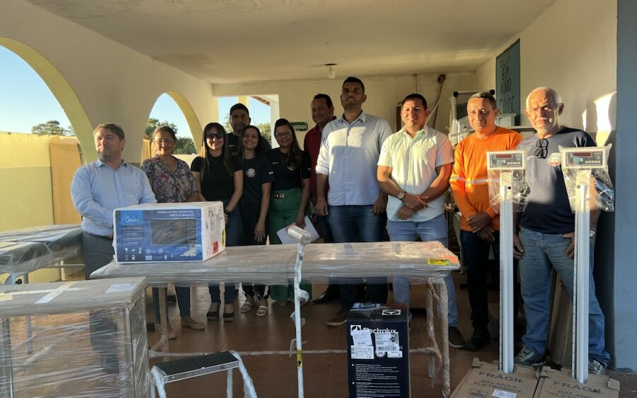 Prefeitura de Coxim  entrega materiais permanetes  para unidades de saúde