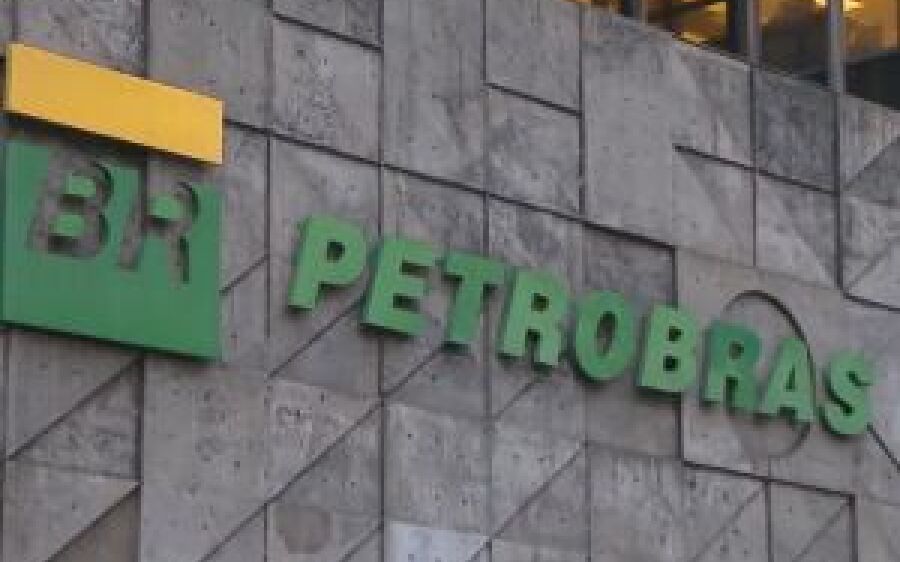 Petrobras reduz preço da gasolina para as distribuidoras