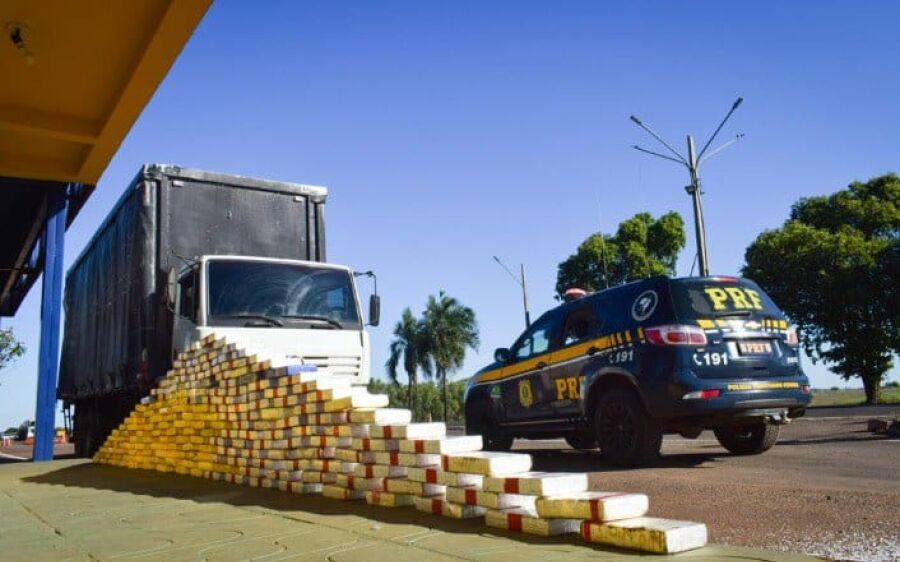 Caminhoneiro é preso com 180 quilos de cocaína na BR-158, em Paranaíba