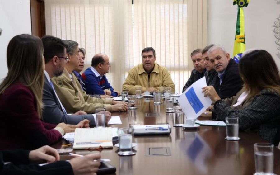Governador discute com bancada federal medidas para proteger MS de perdas  com a reforma tributária