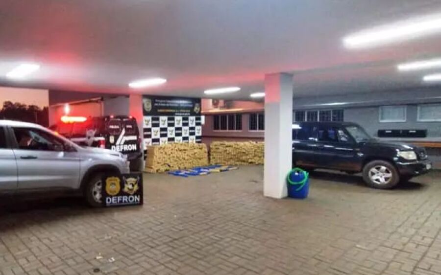 Polícia prende dois homens com uma tonelada de maconha em picape
