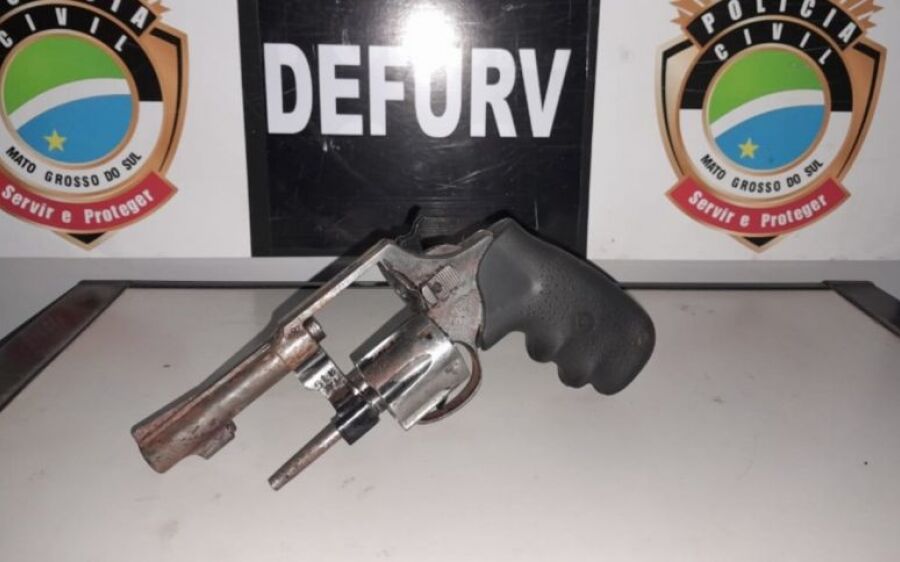 Assaltante leva quatro tiros ao tentar roubar carro na Coronel Antonino
