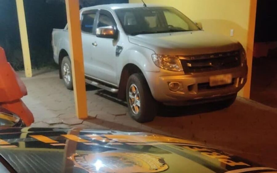 PRF apreende 278 quilos de maconha e recupera caminhonete em Bataguassu