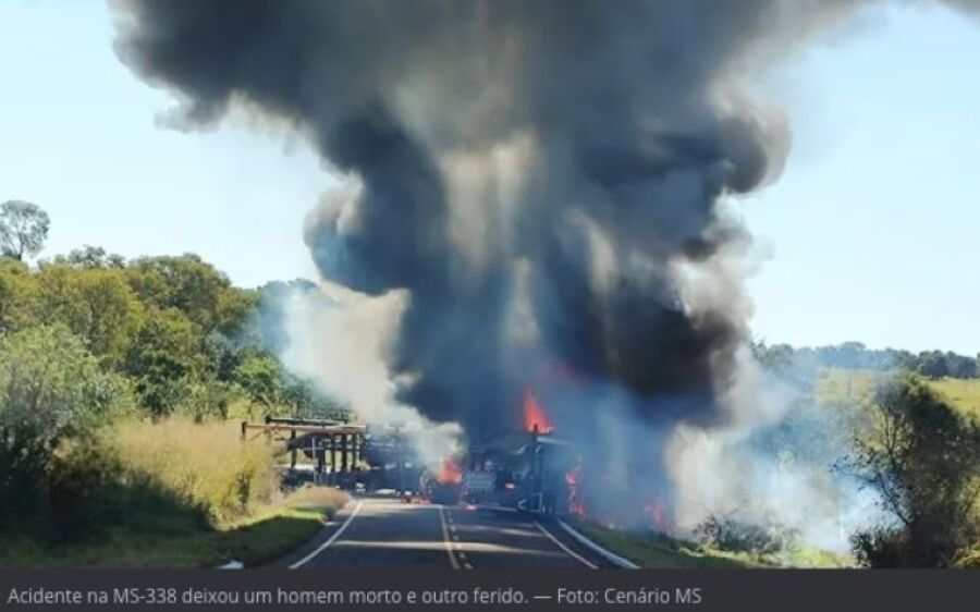 Tragédia: dois caminhões cegonha colidem na MS-338 e motorista morre carbonizado