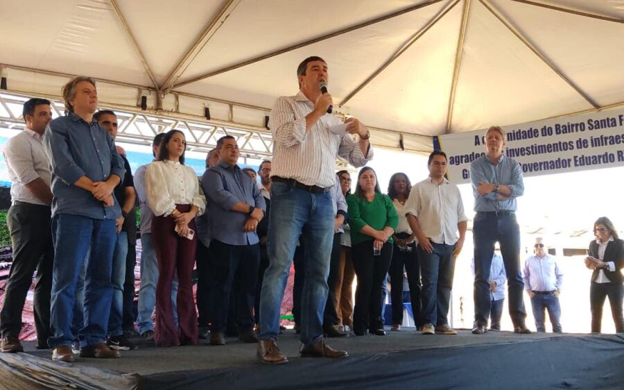 Prefeito Réus Fornari acompanha  assinatura de convênio e  inauguração em Rio Negro