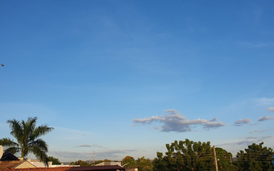 Tempo seco e ensolarado predomina e MS tem máxima prevista de 34ºC