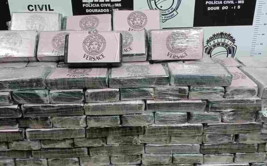 Com alto índice de pureza, cocaína com marca fake da Versace está avaliada em R$ 27 milhões
