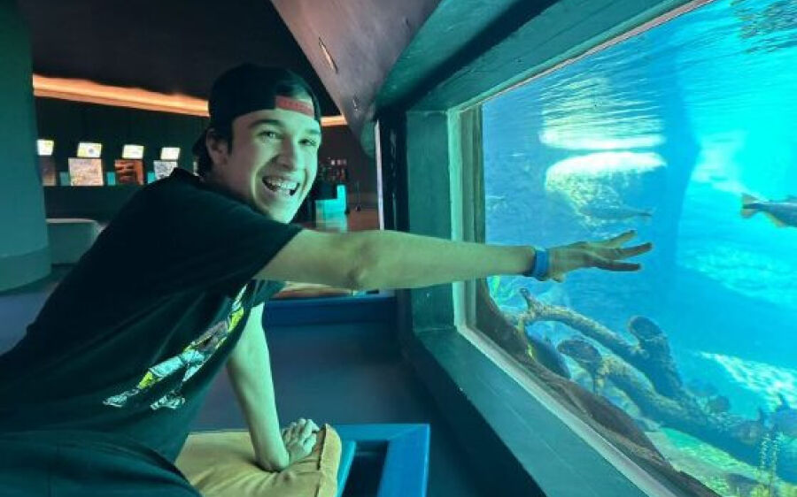 Jovem com TEA faz viagem de 20h com a família para conhecer o Bioparque Pantanal
