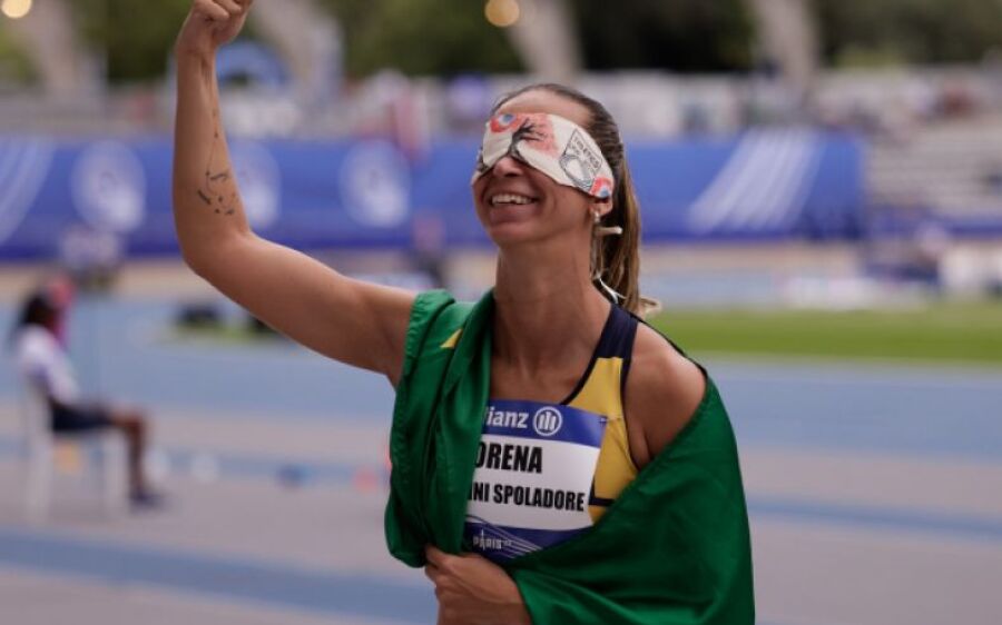 Lorena Spoladore conquista 1ª medalha do Brasil no Mundial de atletismo de Paris