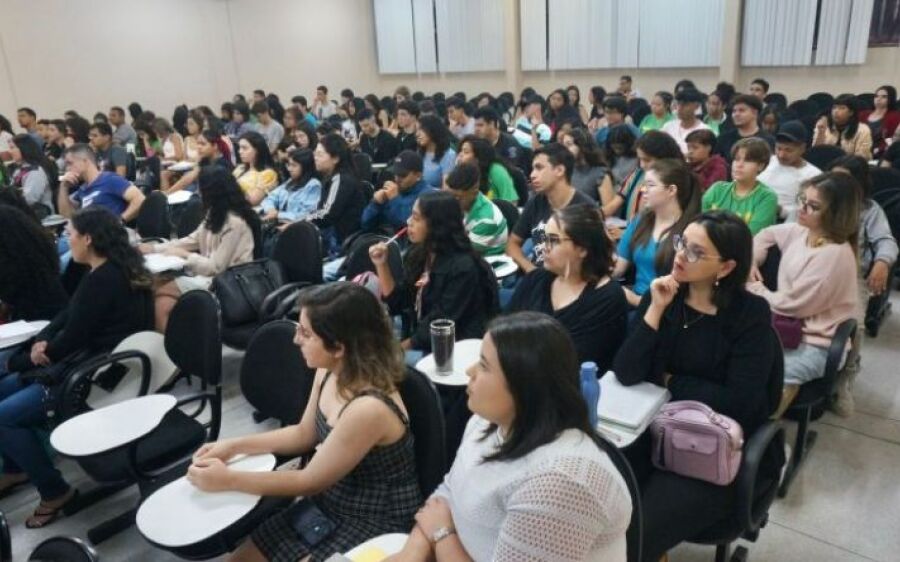 Programa Levanta Juventude leva oportunidades de capacitação a jovens da Capital