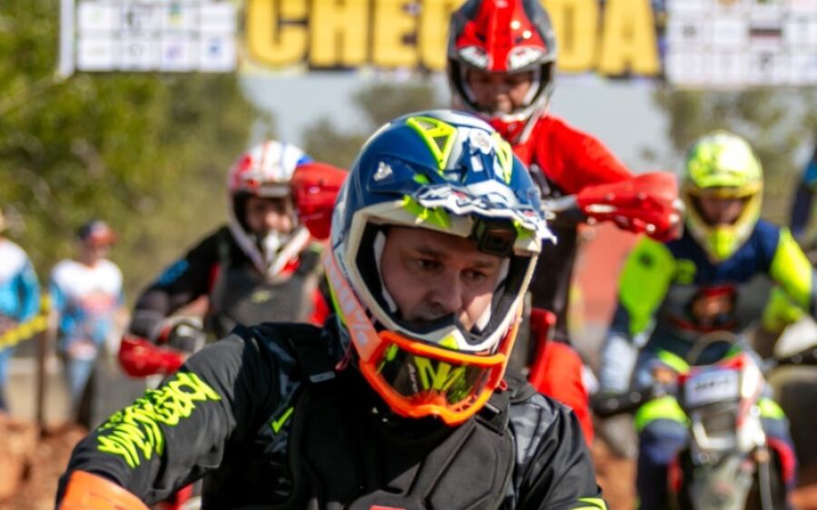 Pilotos de Coxim mostram habilidade e dominam pódio na 3ª etapa do Hard Enduro