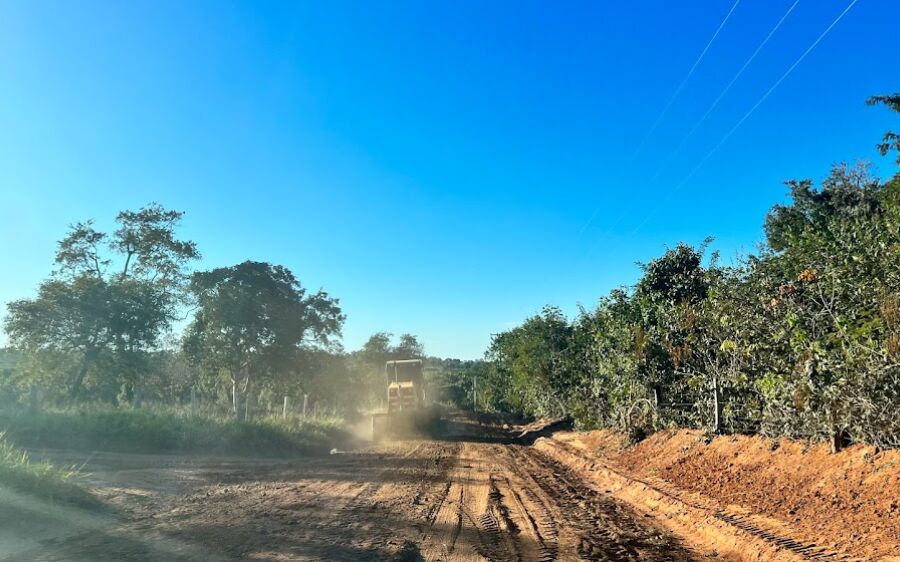 Com frentes de trabalho na cidade e na zona rural, Secretaria de Obras segue com melhorias 