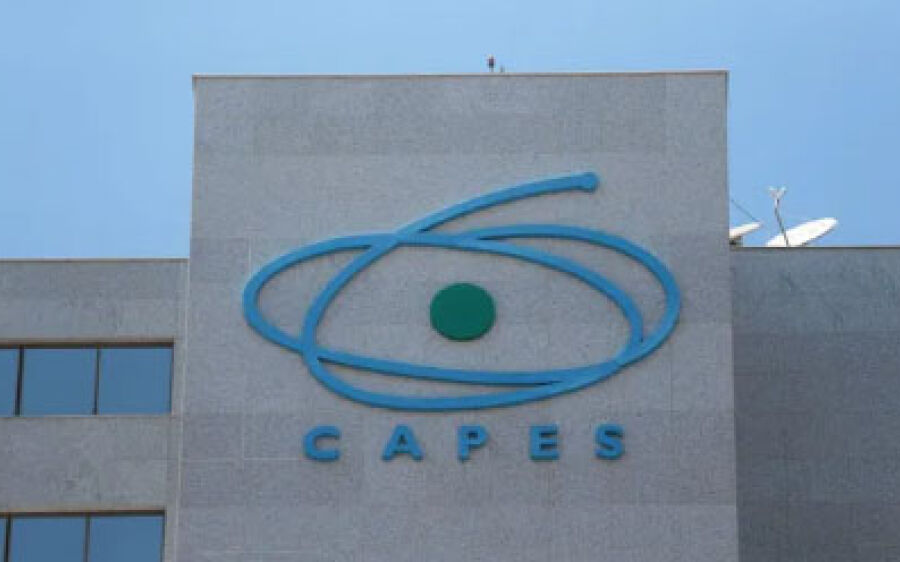 Capes flexibiliza norma sobre acúmulo de bolsas de pós-graduação