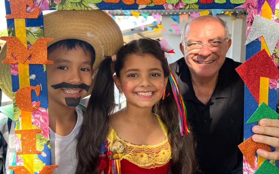 Prefeito Réus Fornari prestigia festa junina nas escolas municipais Mariza Ferzelli e Aurelino Ataíd