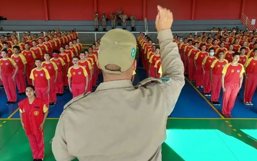 Governo de MS vai manter escolas cívico-militares mesmo com a decisão de Lula