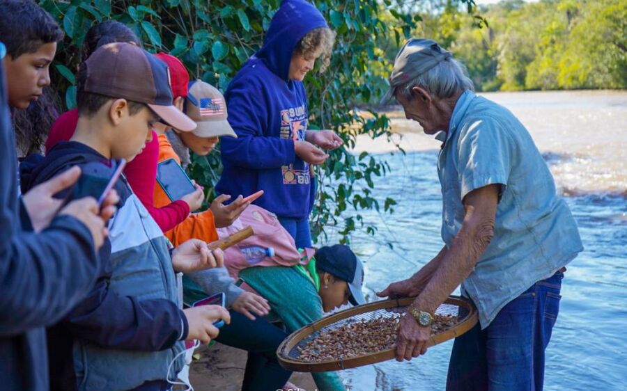 Escola do Jauru realiza  projeto de educação  ambiental com trilha  ecológica e visita ao garimpo
