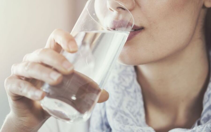 Sede excessiva e boca seca? Fique atento que pode ser sintoma da diabetes