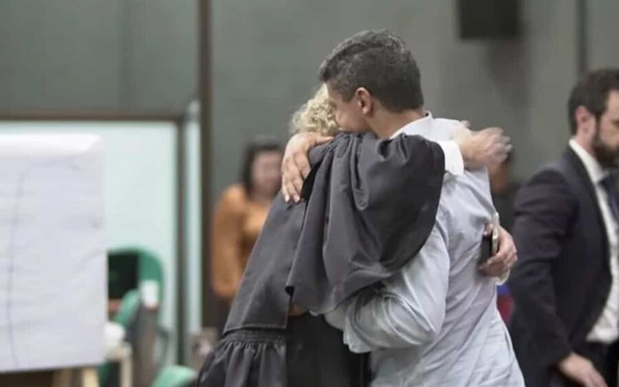 Matheus nunca voltará, mas precisava dessa resposta, diz mãe em julgamento de estudante morto em MS