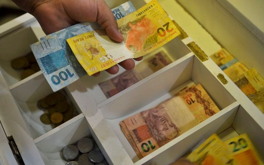 Bancos alertam para golpes no Programa Desenrola Brasil
