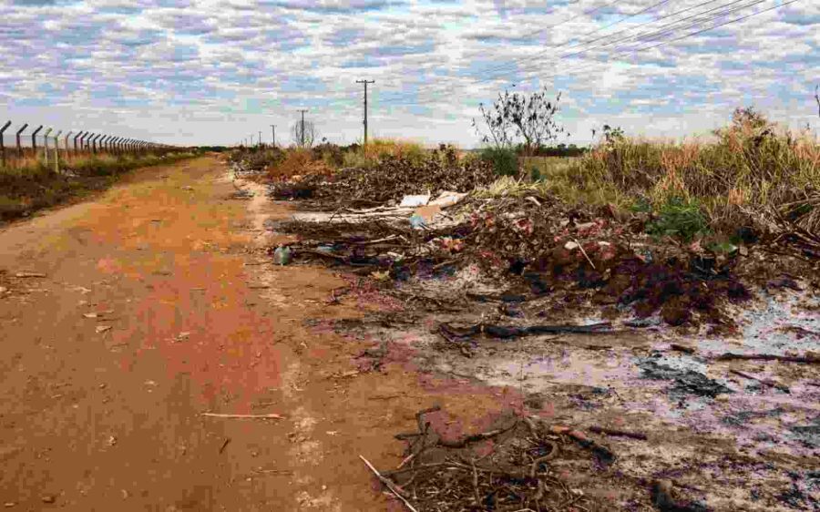 Corpos carbonizados são encontrados dentro de carro em estrada de terra no Nova Campo Grande