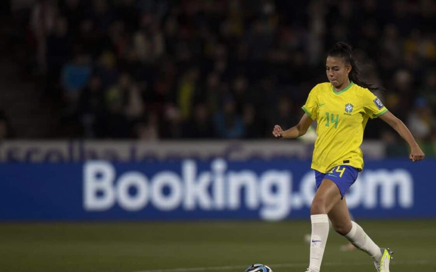 Copa do Mundo: Lauren afirma que espera confronto duro com a França